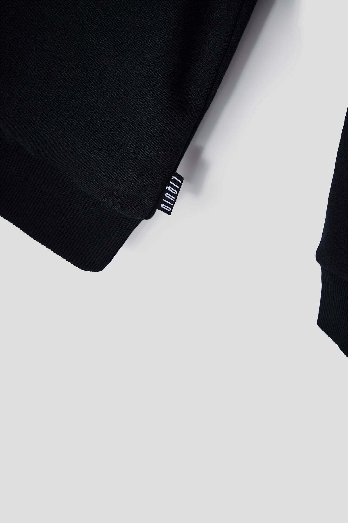 CITY CREWNECK SWEATSHIRT