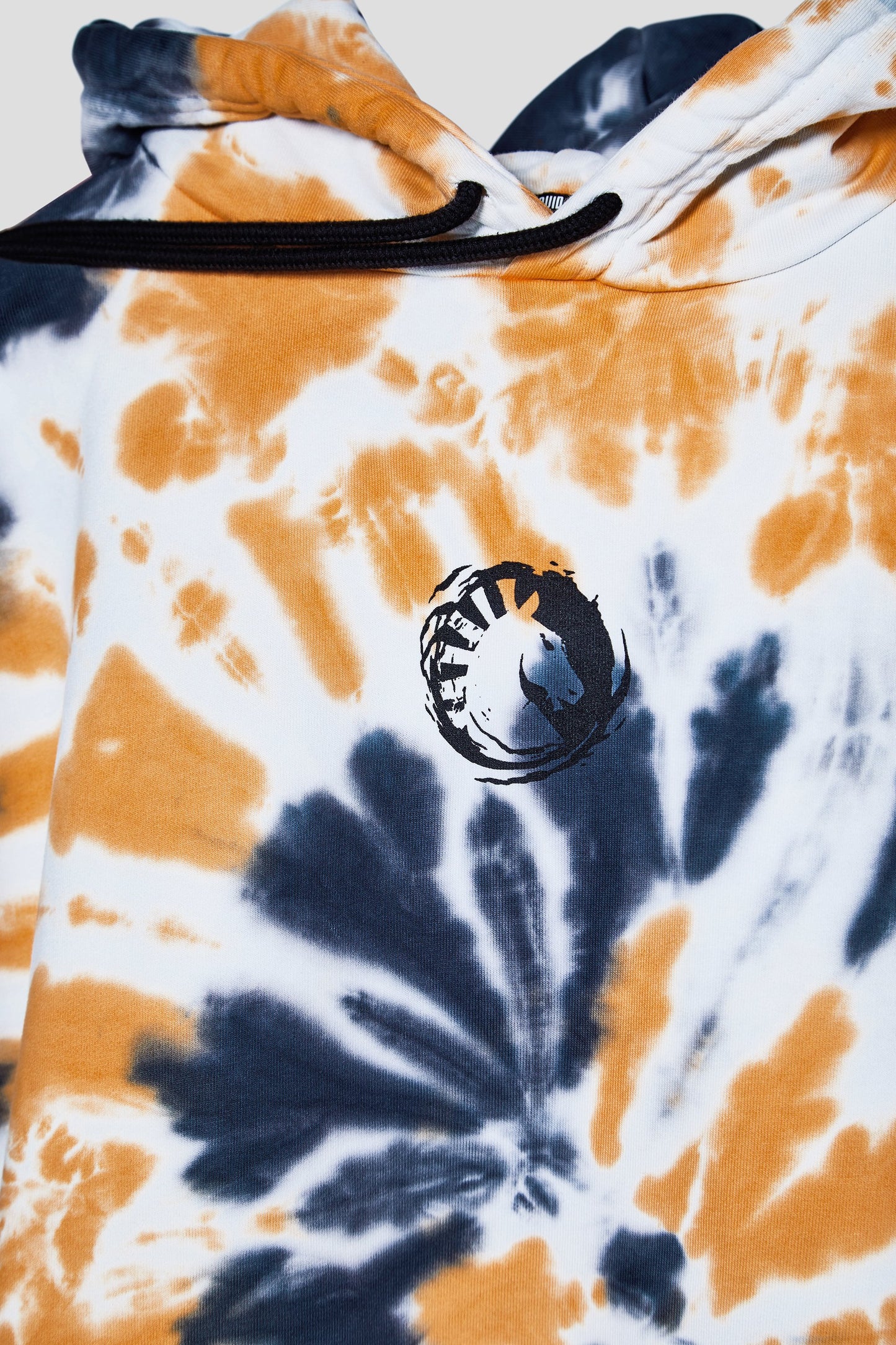 LIQUID x NARUTO NARUTO UNIVERSE DYE HOODIE