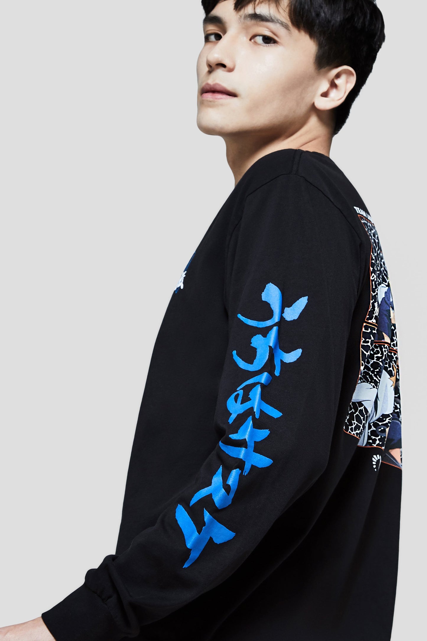 LIQUID x NARUTO VERSUS LONG SLEEVE TEE - BLACK