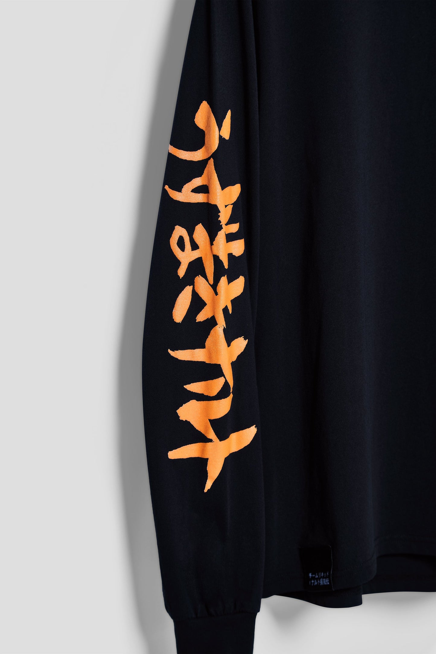 LIQUID x NARUTO VERSUS LONG SLEEVE TEE - BLACK