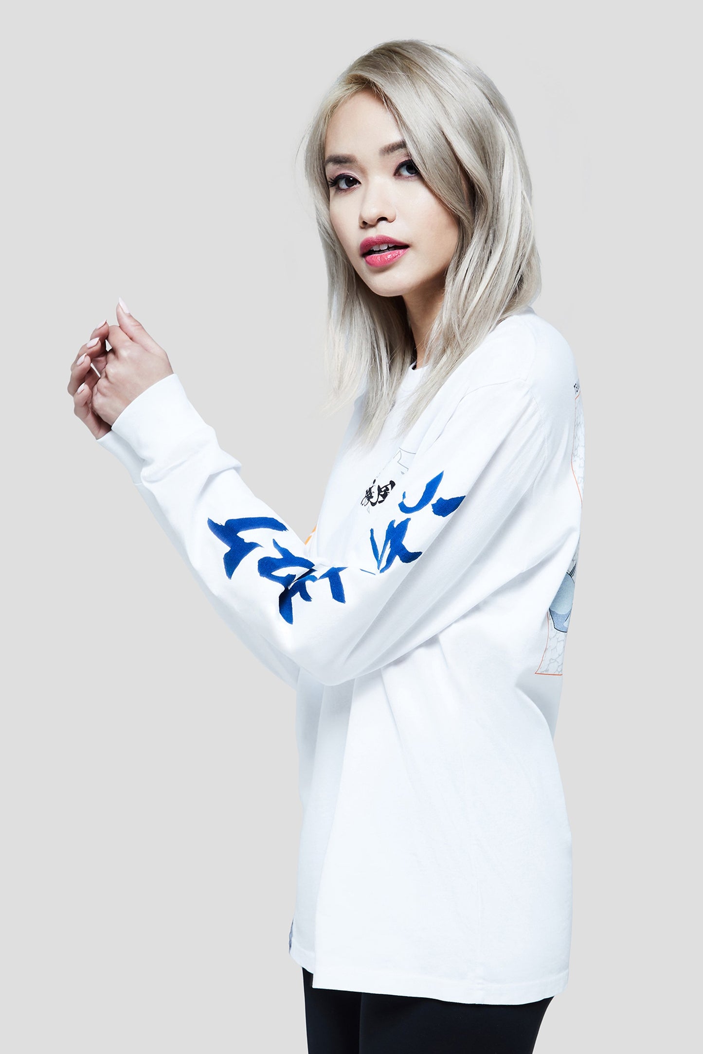 LIQUID x NARUTO VERSUS LONG SLEEVE TEE - WHITE