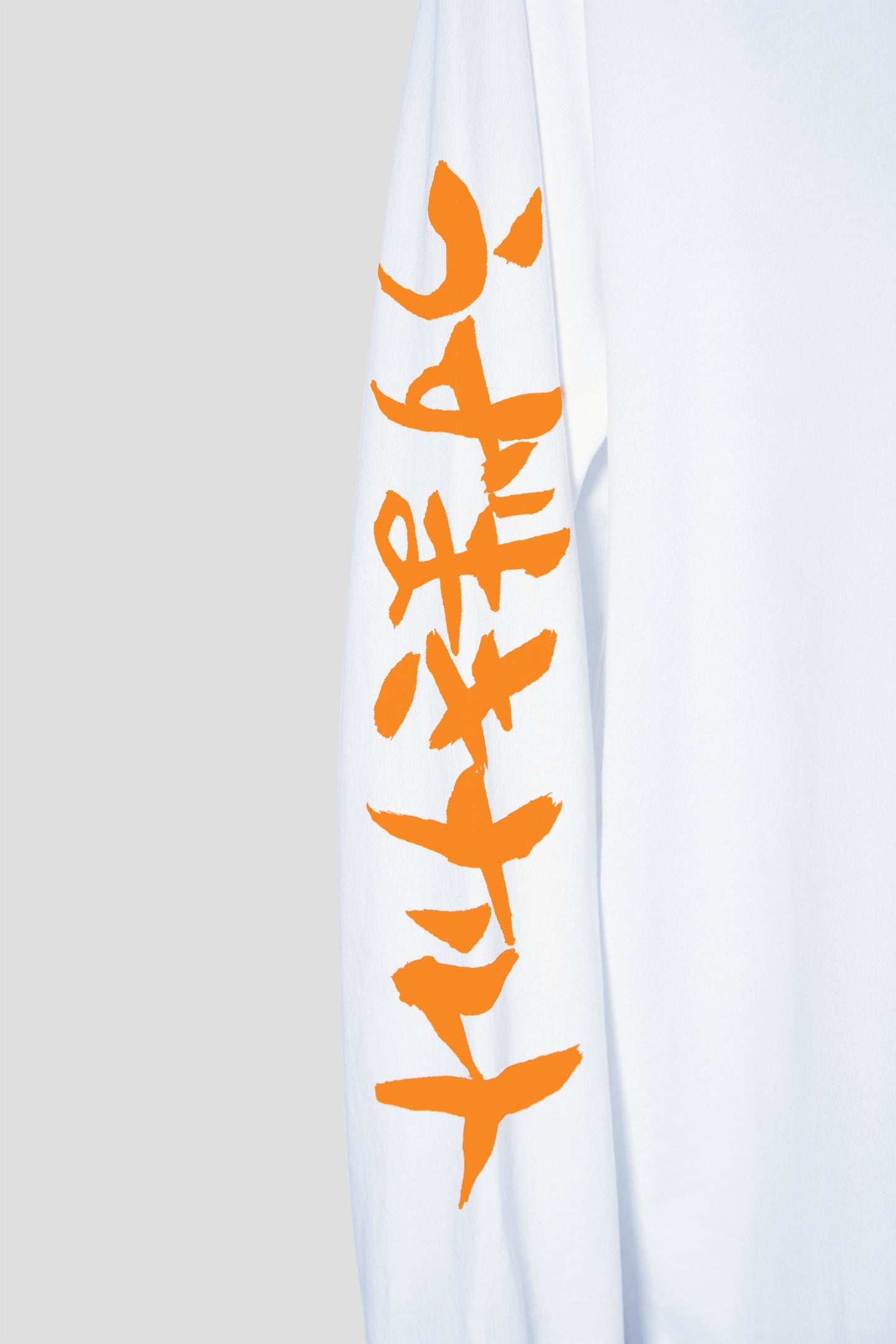 LIQUID x NARUTO VERSUS LONG SLEEVE TEE - WHITE