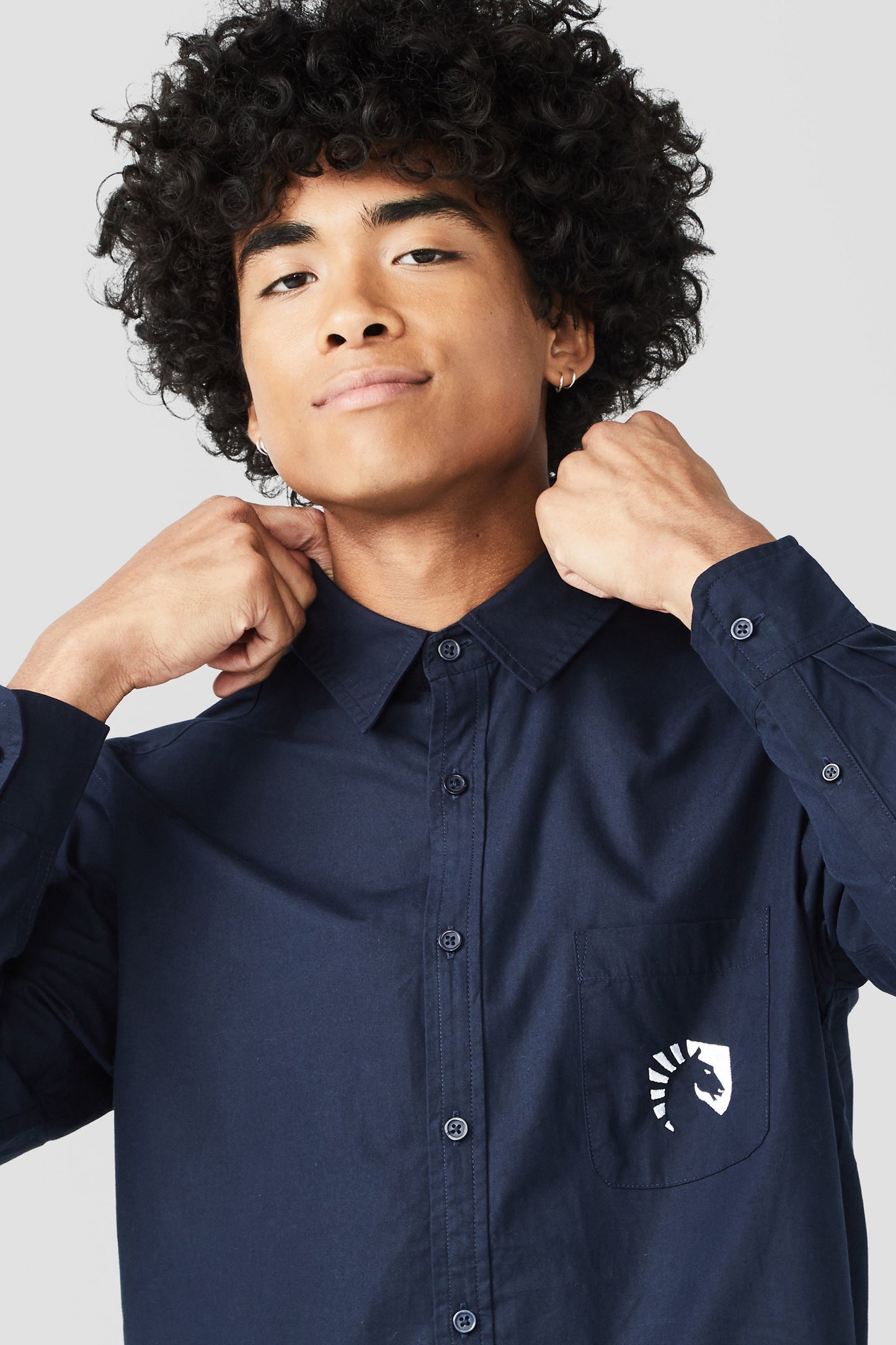 LONG SLEEVE BUTTON UP SHIRT