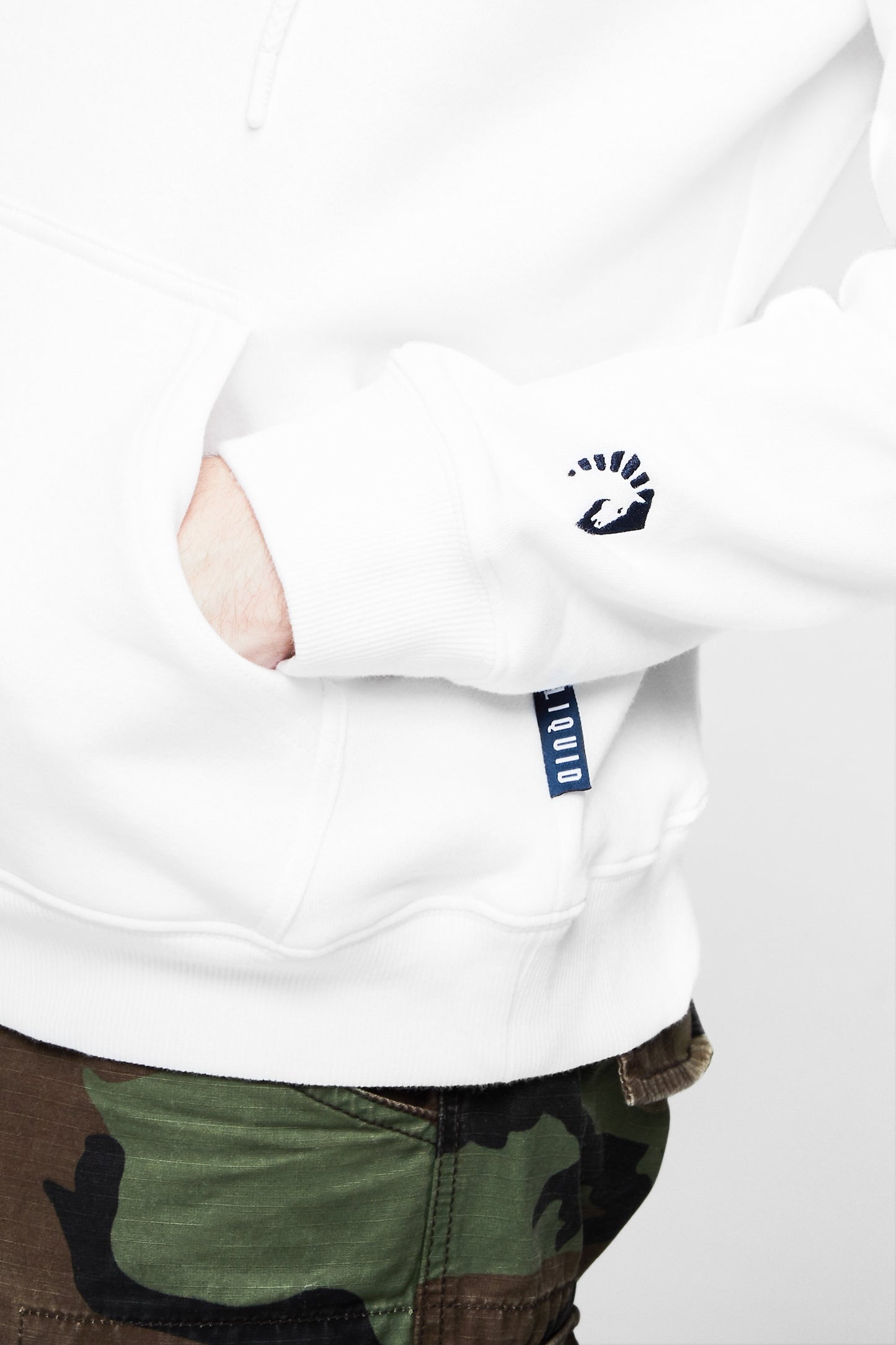 TL CORE PULLOVER HOODIE WHITE